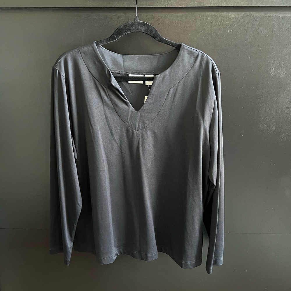 Chico's Black V-Neck Long Sleeve Top